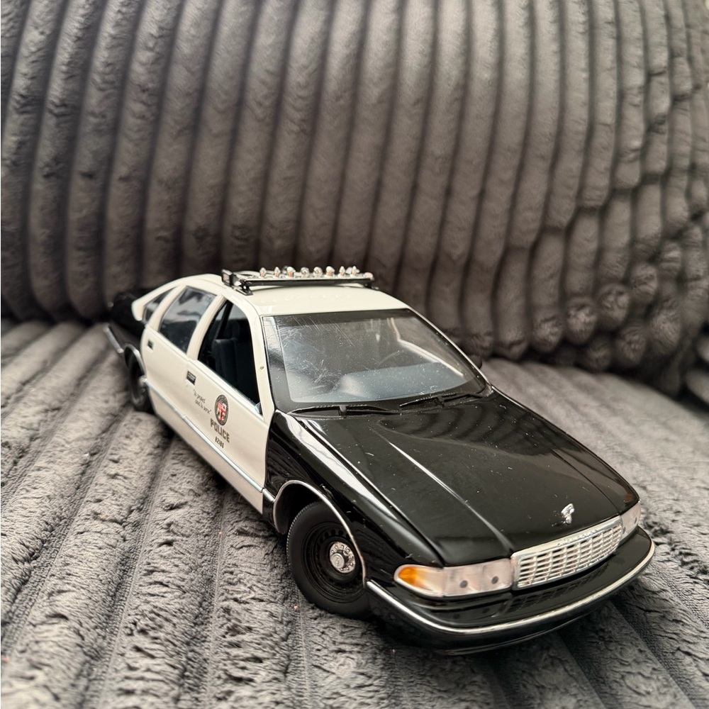 UT Models 1:18 Chevrolet Caprice LAPD Police #659 UT0597 Diecast Chevy